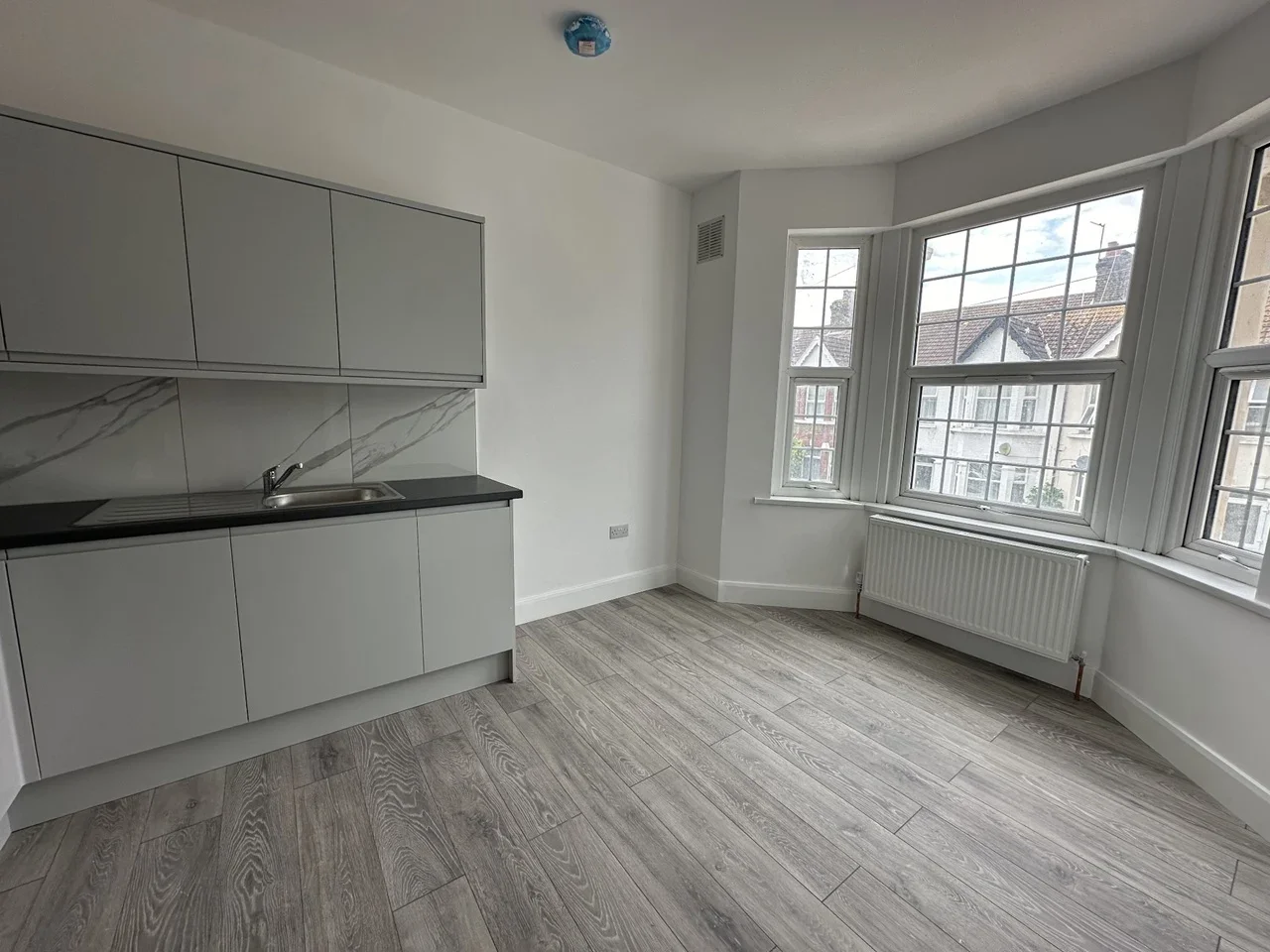 Flat Lewis Road in Greater London