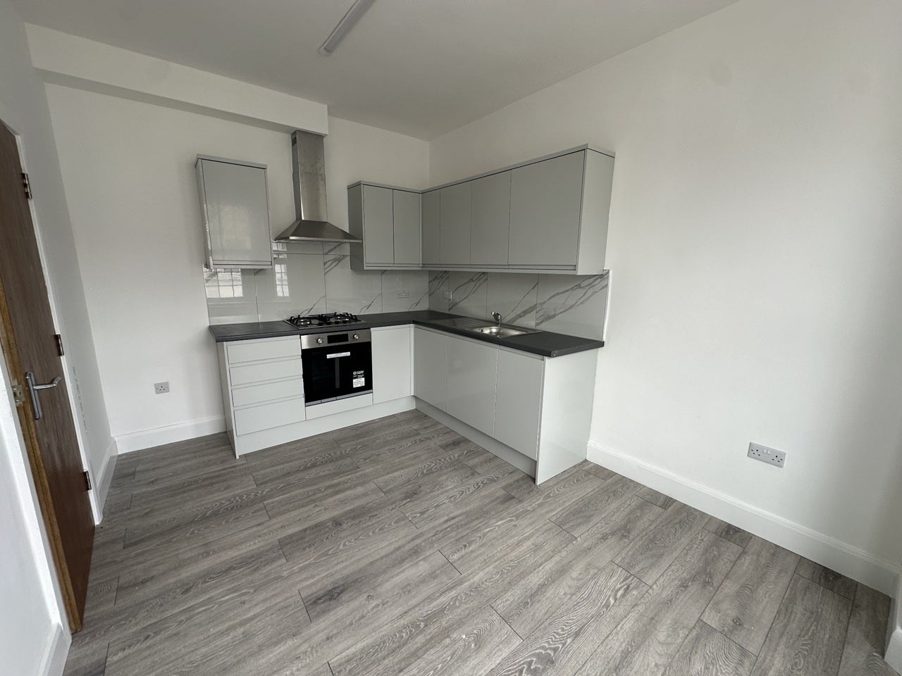 Flat Lewis Road in Greater London
