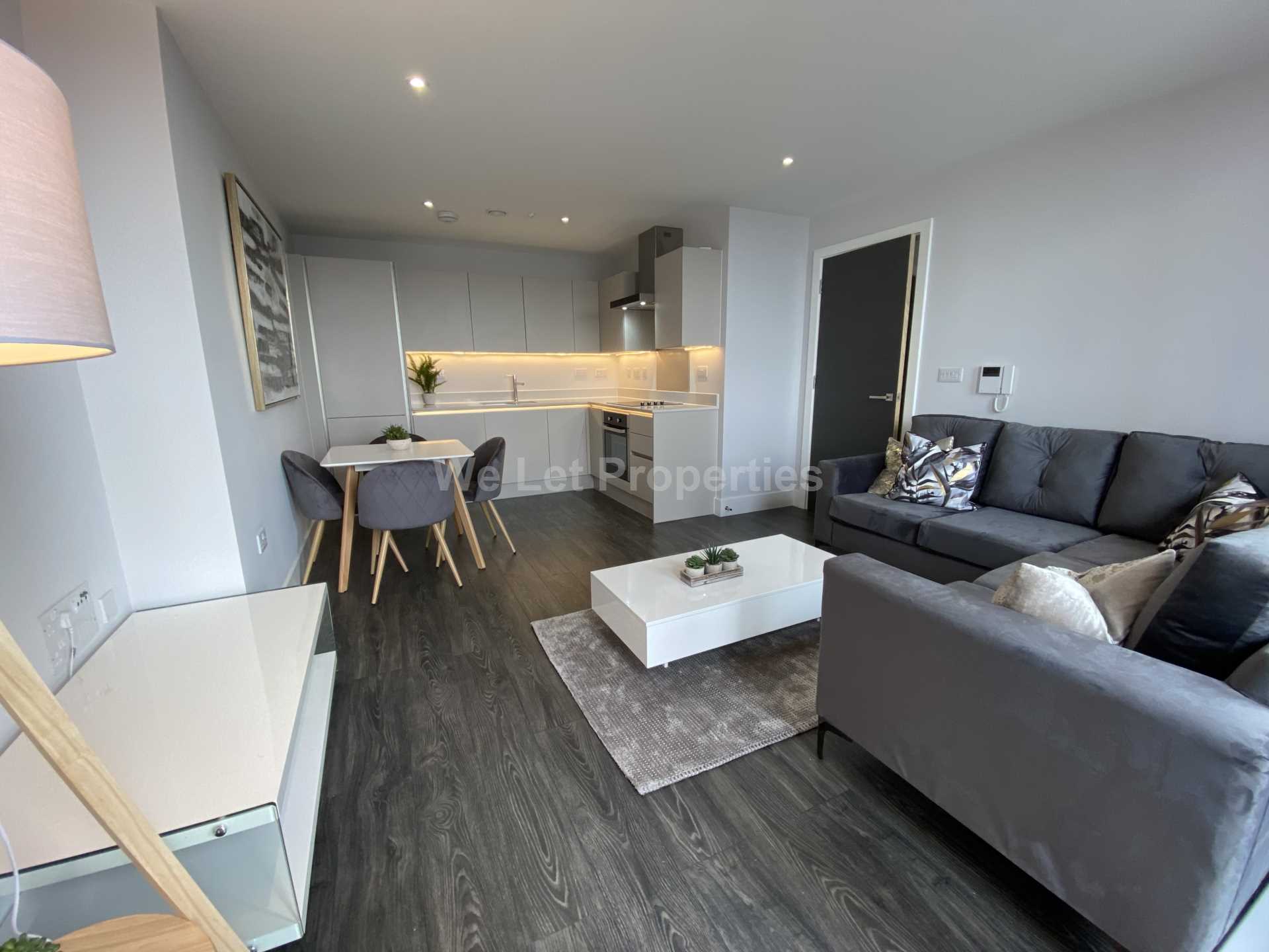 Flat Cheetham Hill Road in Manchester