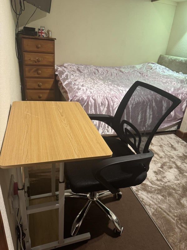 Room De Mandeville Road in Uttlesford