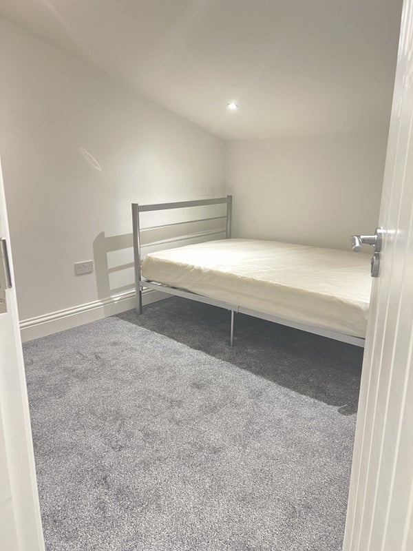 Room Portland Road in Greater London