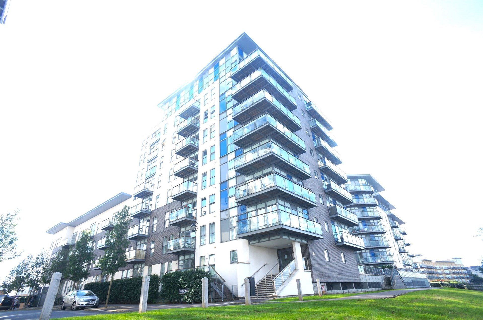 Flat Clovelly Place in Dartford