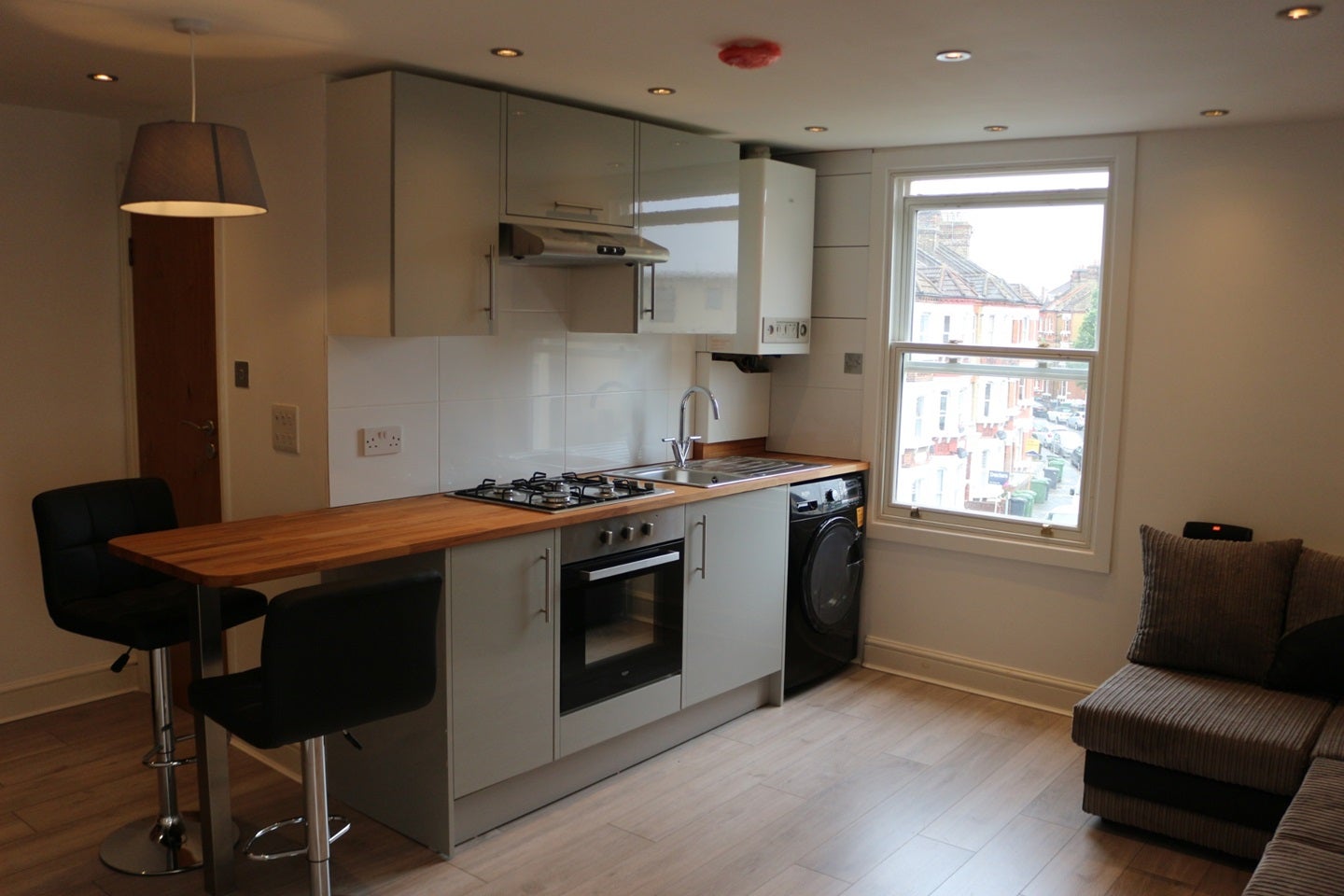 Flat Clapham Road in Greater London