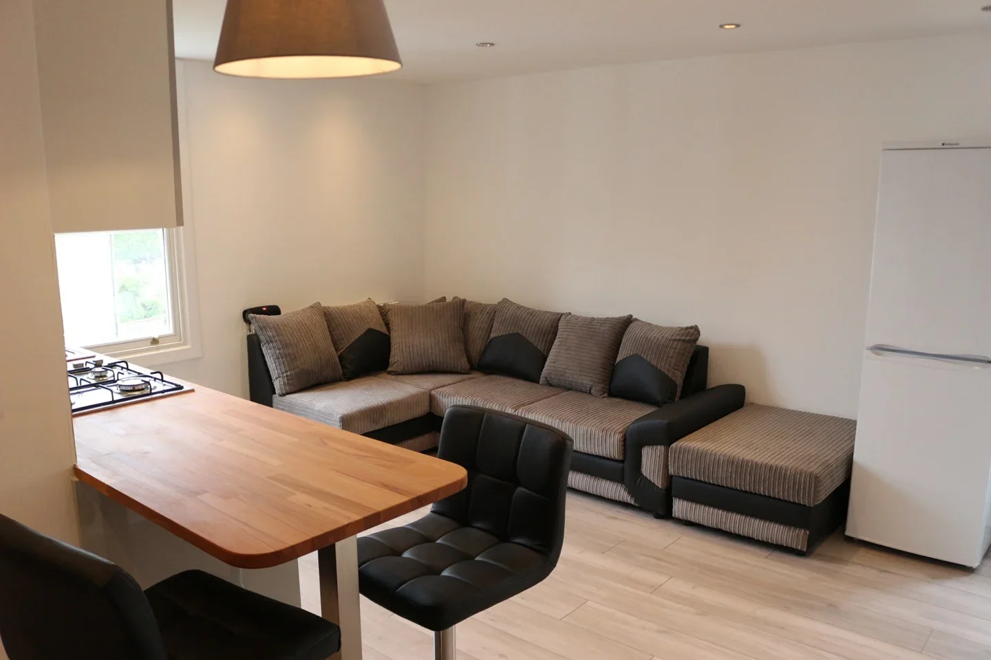 Flat Clapham Road in Greater London