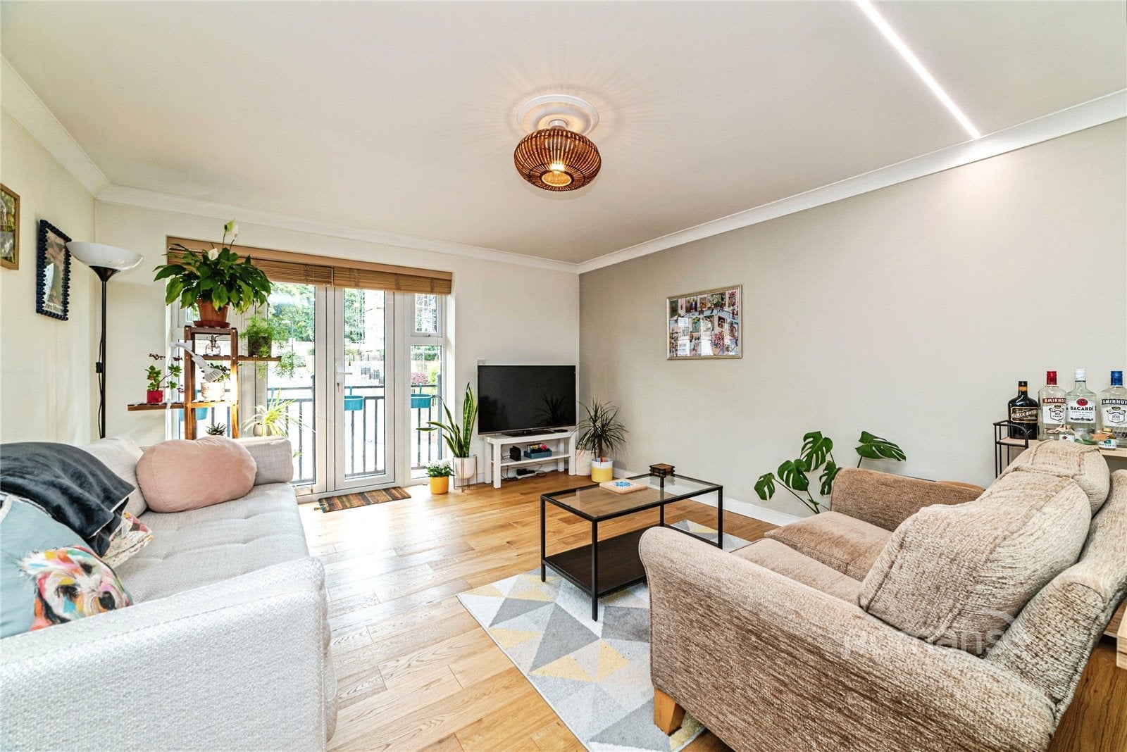 Flat Carmelite Drive in Reading