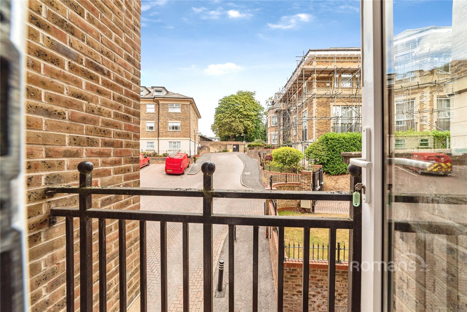 Flat Carmelite Drive in Reading