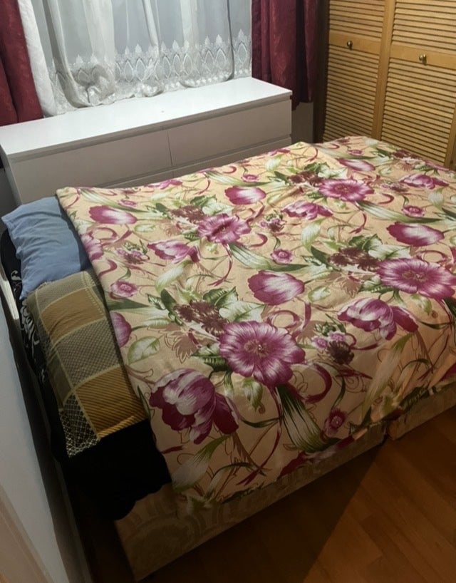 Room Henley Road in Greater London