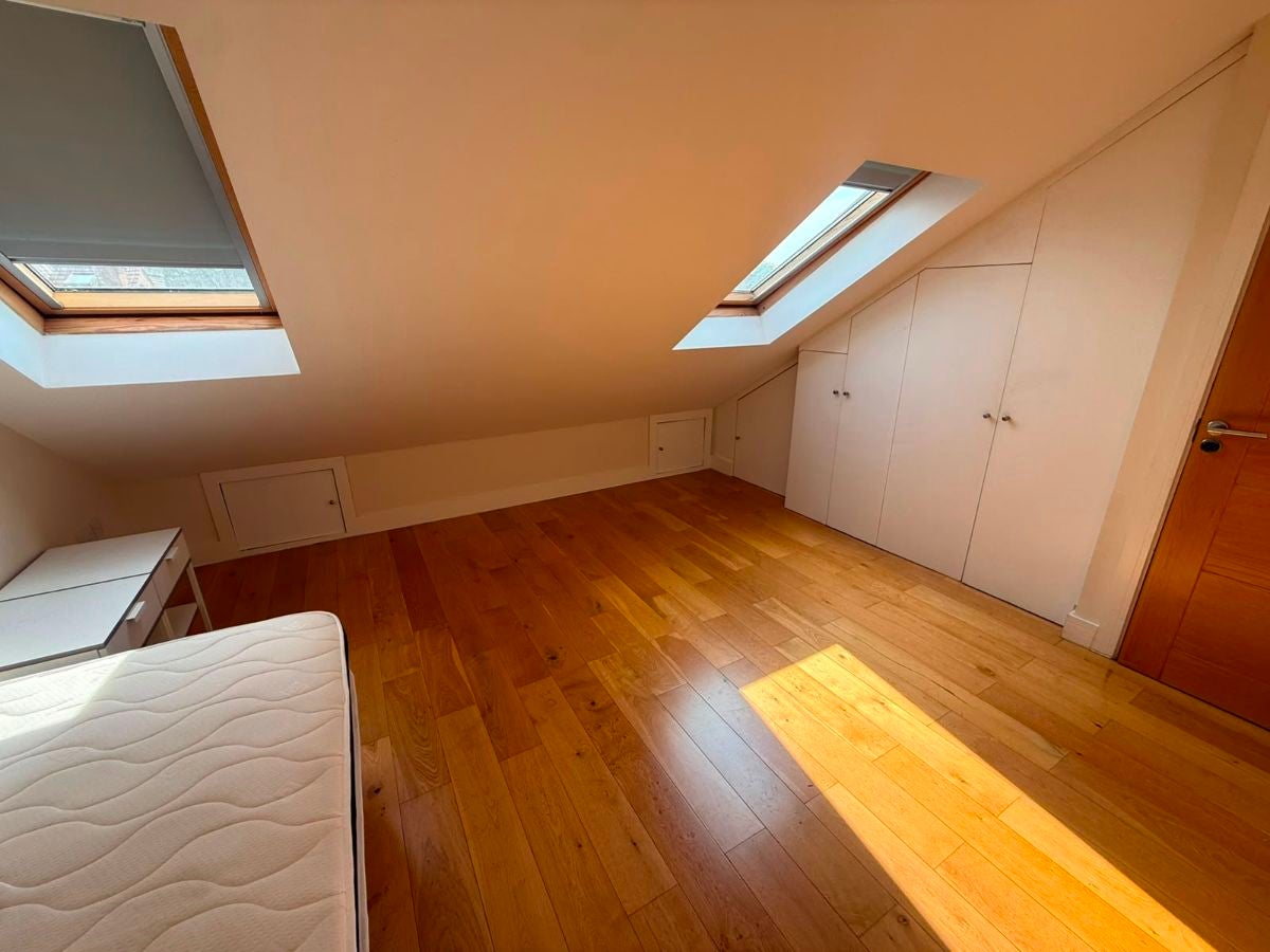 Room Rosemary Avenue in Greater London