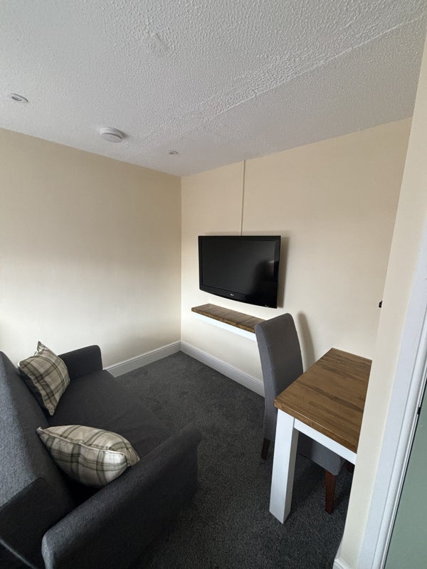 Room Willow Road in Chorley