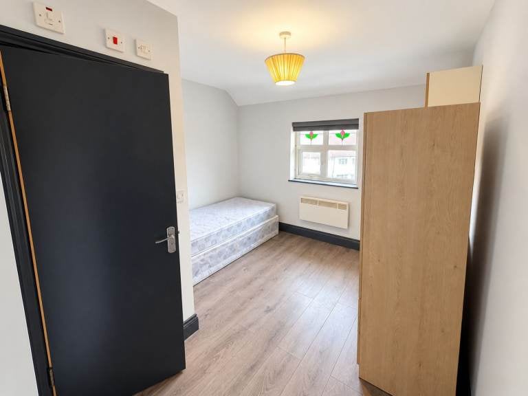 Flat Dartfields in Greater London