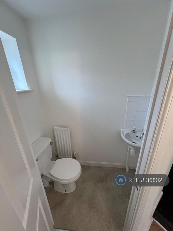 House Beechfield Close in Halewood