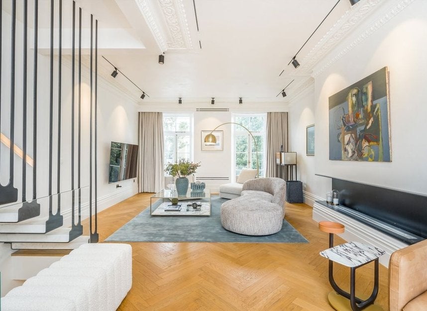 House Ledbury Road in City of Westminster