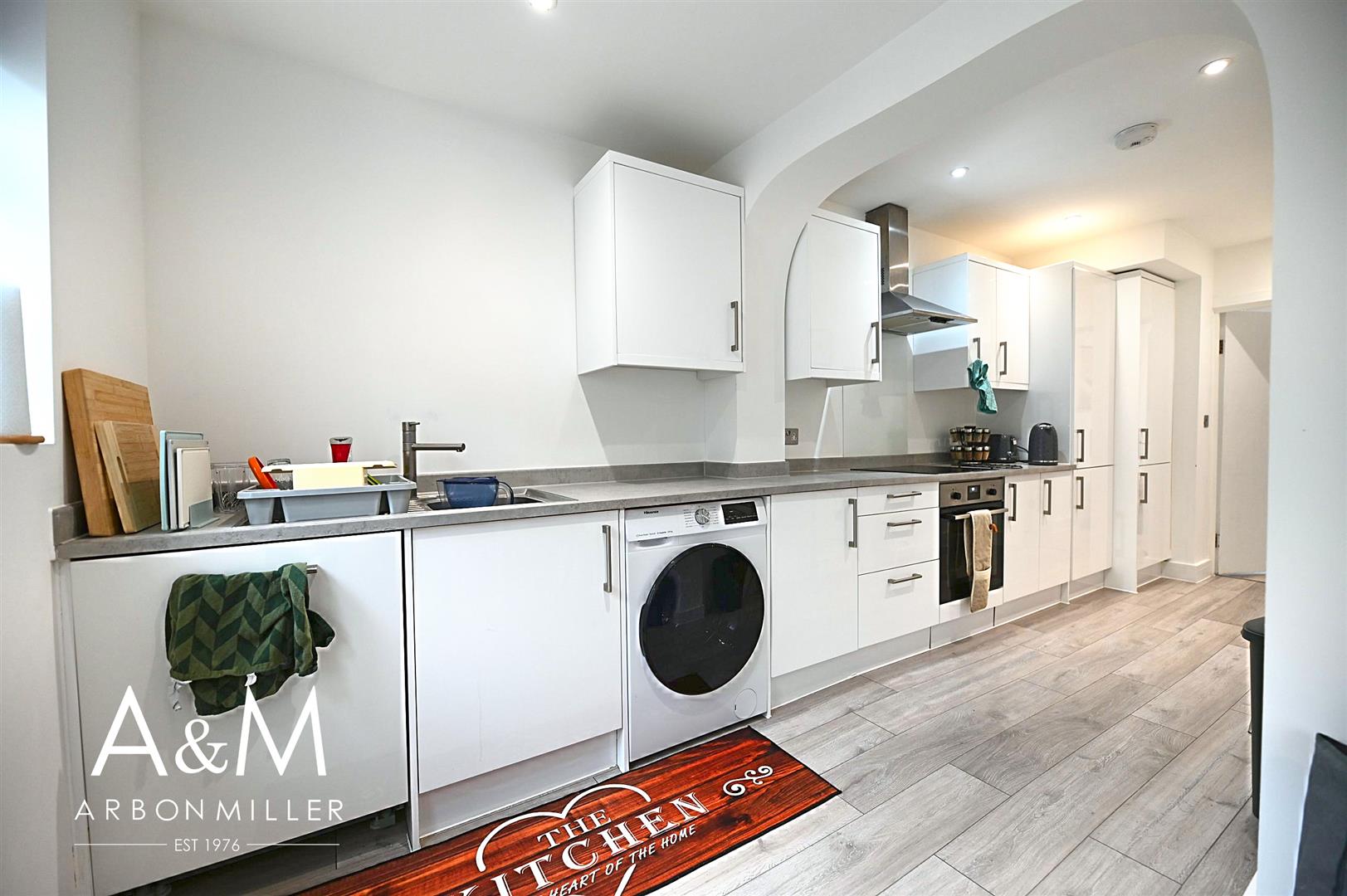 Flat Rivington Avenue in London