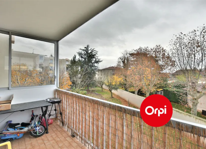 Flat Rue Colette in Saint-Priest