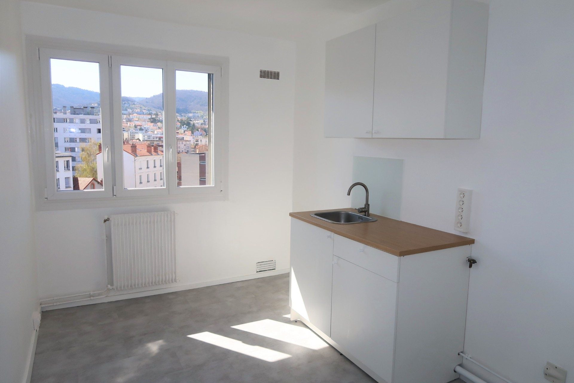 Flat Rue Emmanuel Chabrier in Clermont-Ferrand