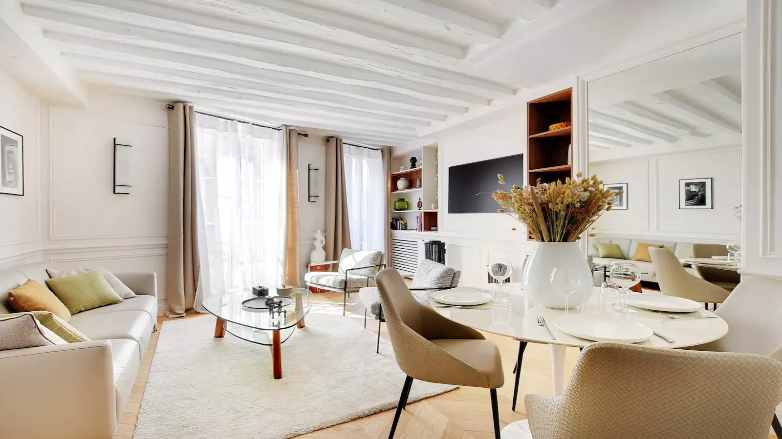 Flat Rue de Sèvres in Paris