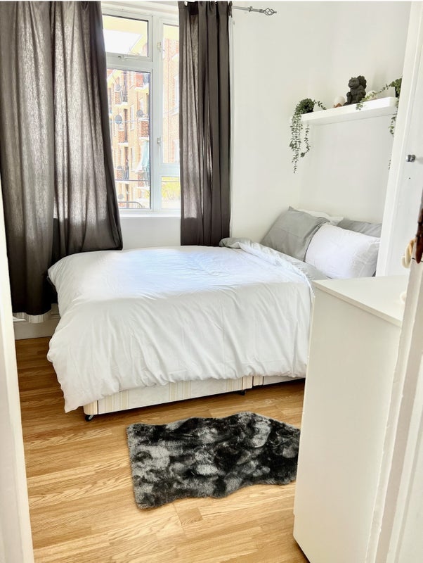 Room Patmore Street in Greater London