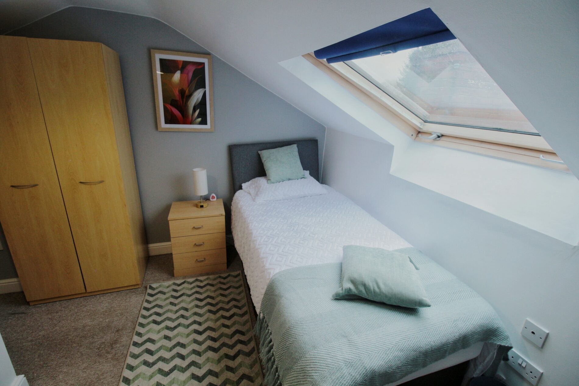 Room Hewson Road in Lincoln