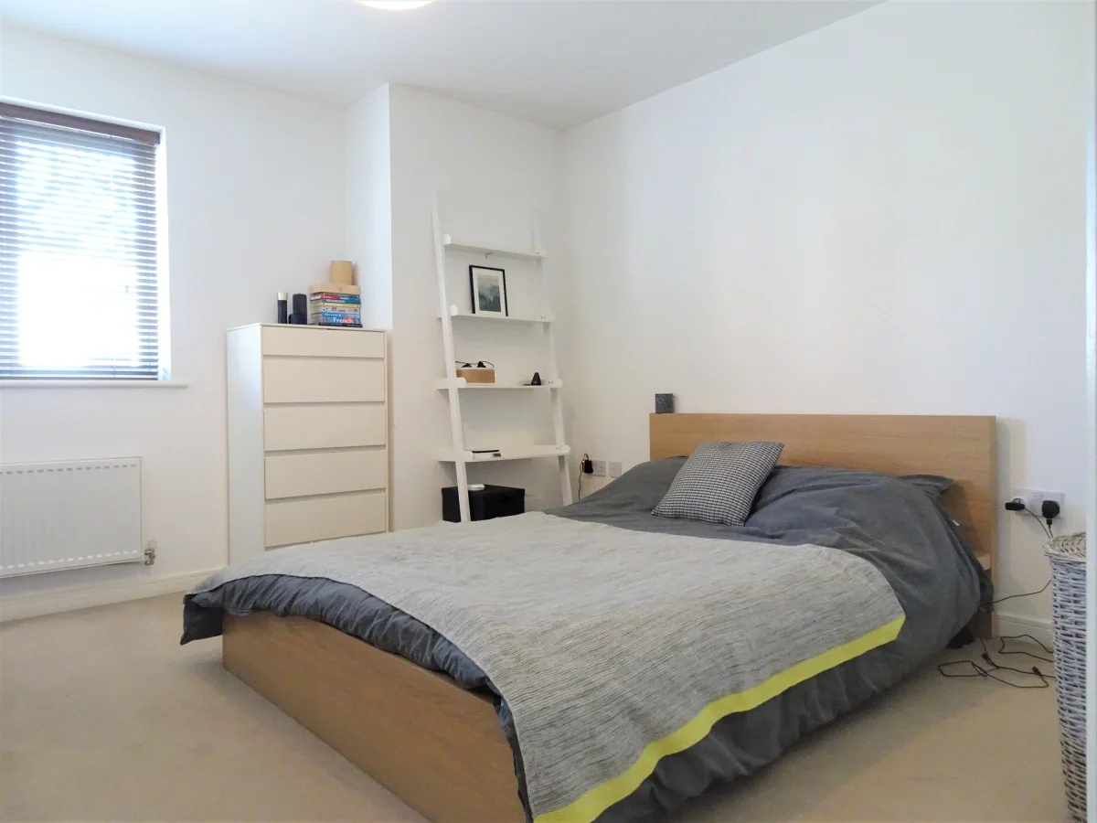 Flat Barber Road in Basingstoke and Deane