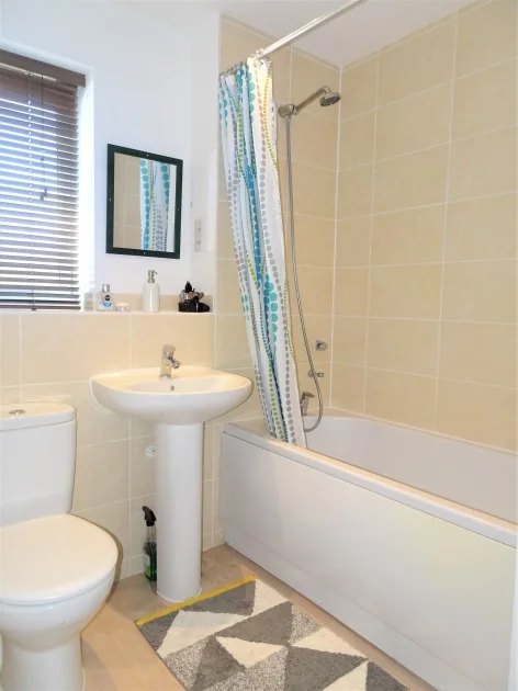 Flat Barber Road in Basingstoke and Deane
