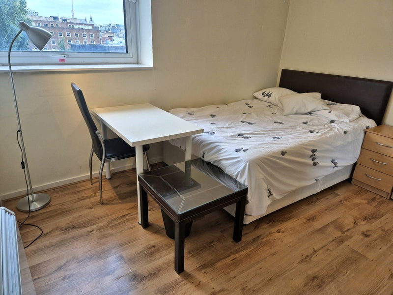Room Regency Street in City of Westminster
