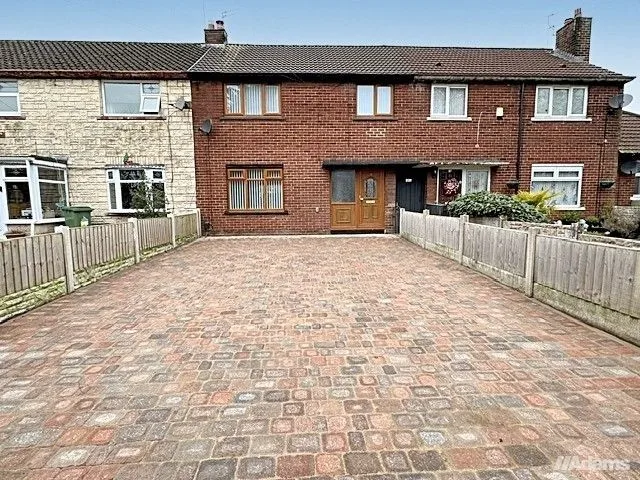 House Kendal Road in Widnes