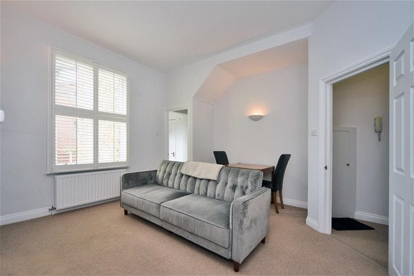 Flat Church Road in Greater London