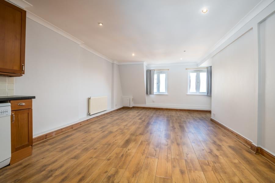Flat Rye Lane in Greater London