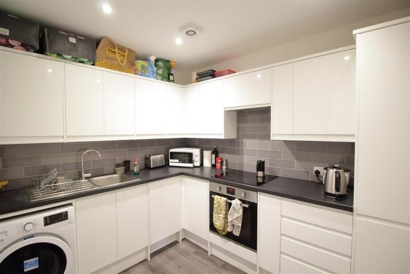 Flat Brixton Hill in Greater London