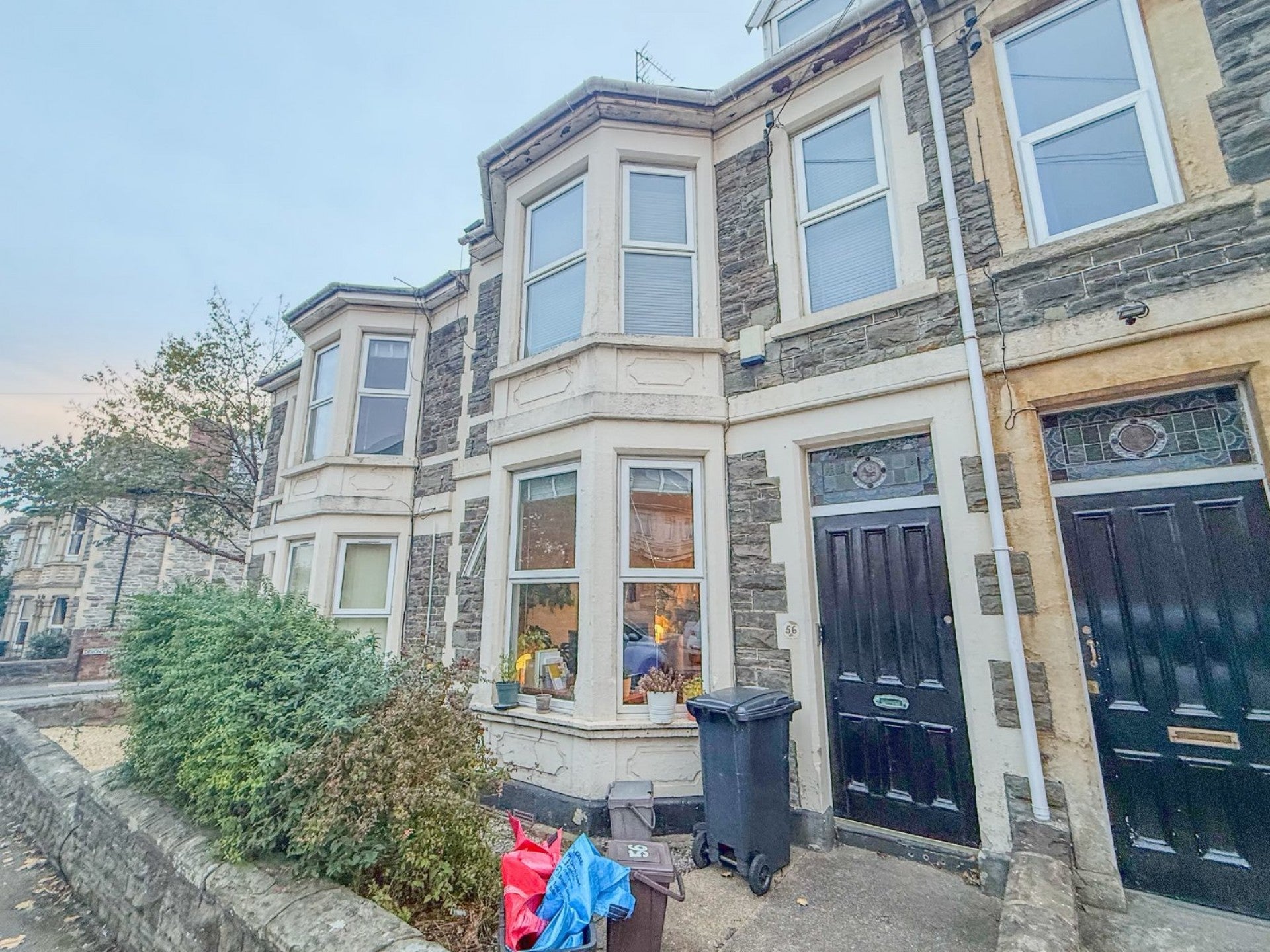 Flat Coldharbour Road in Bristol