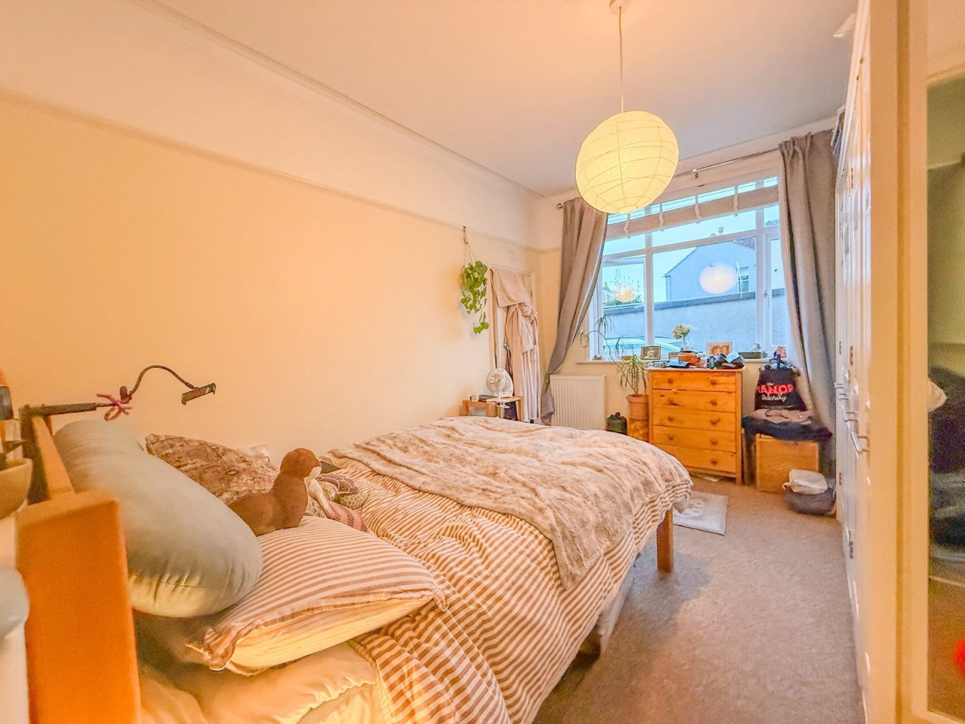 Flat Coldharbour Road in Bristol