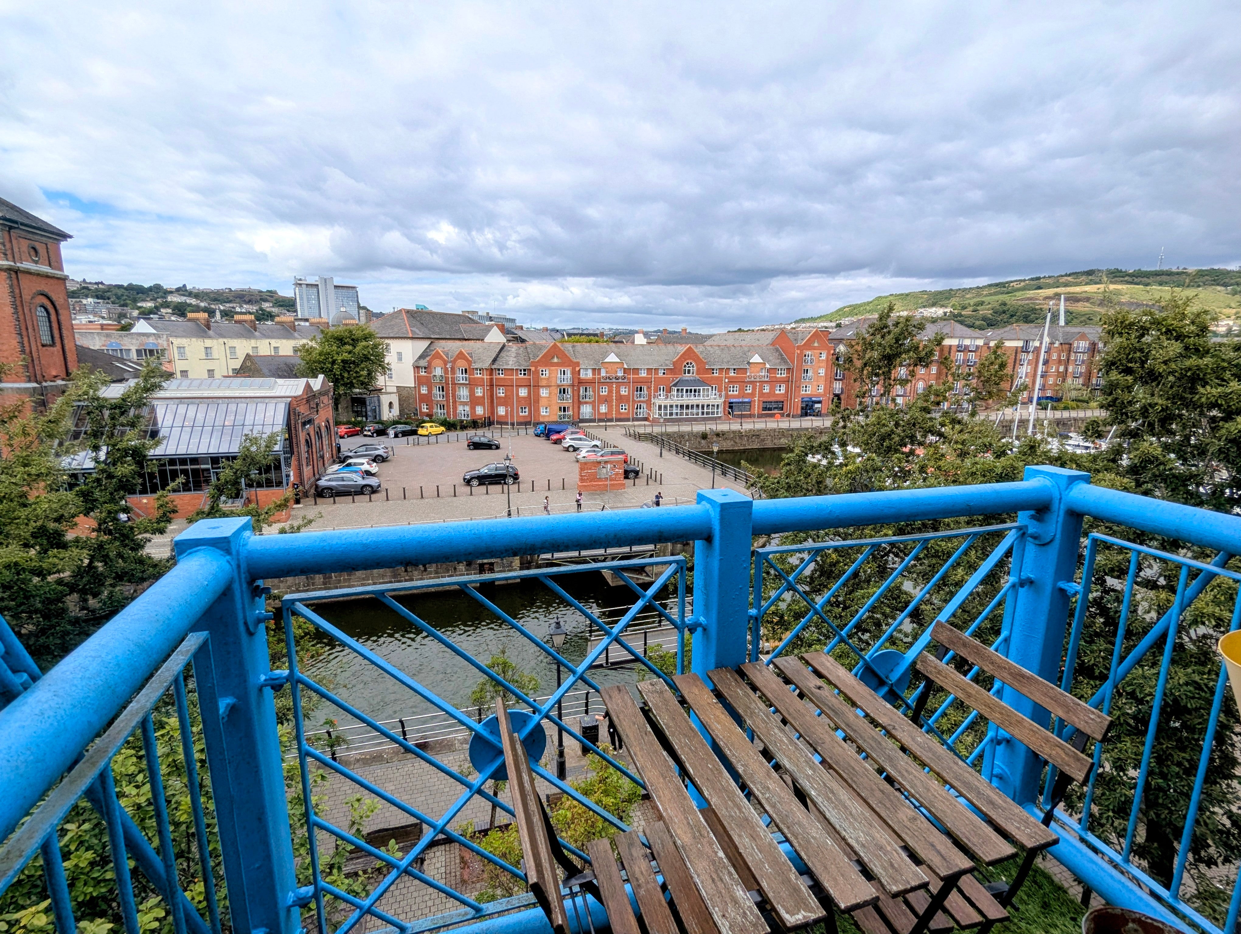 Flat Abernethy Quay in Swansea