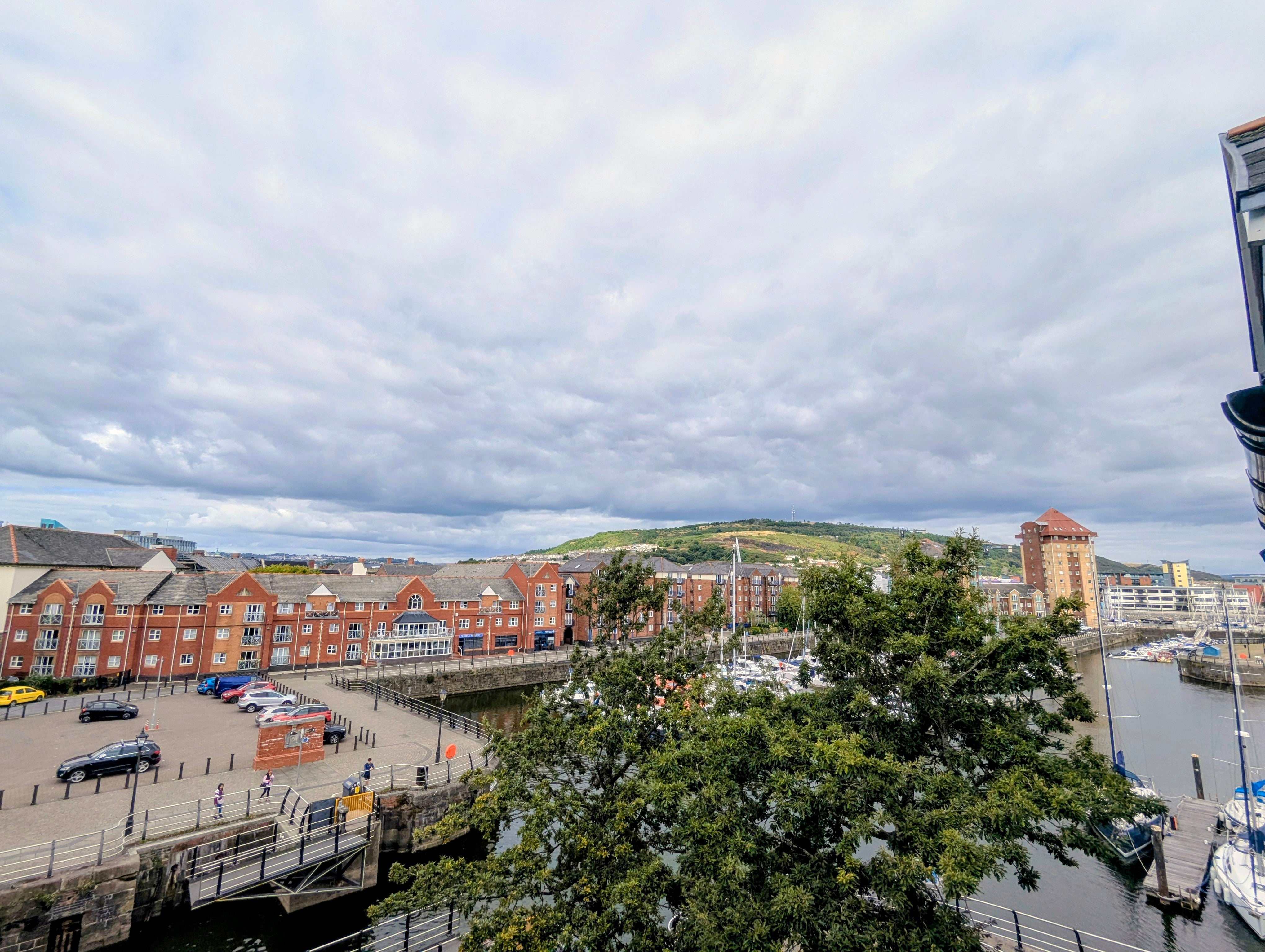 Flat Abernethy Quay in Swansea