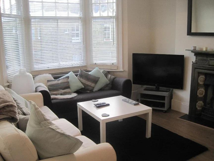 Flat Denton Street in Greater London