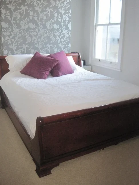 Flat Denton Street in Greater London