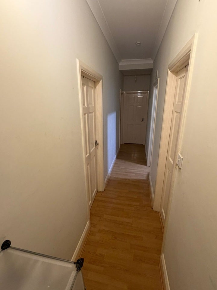 Flat Goldsmith Road in Greater London