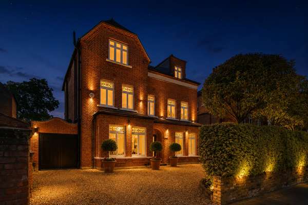 House Strawberry Hill Road in Greater London