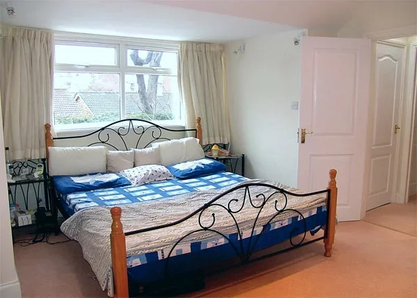 House Presburg Road in Greater London