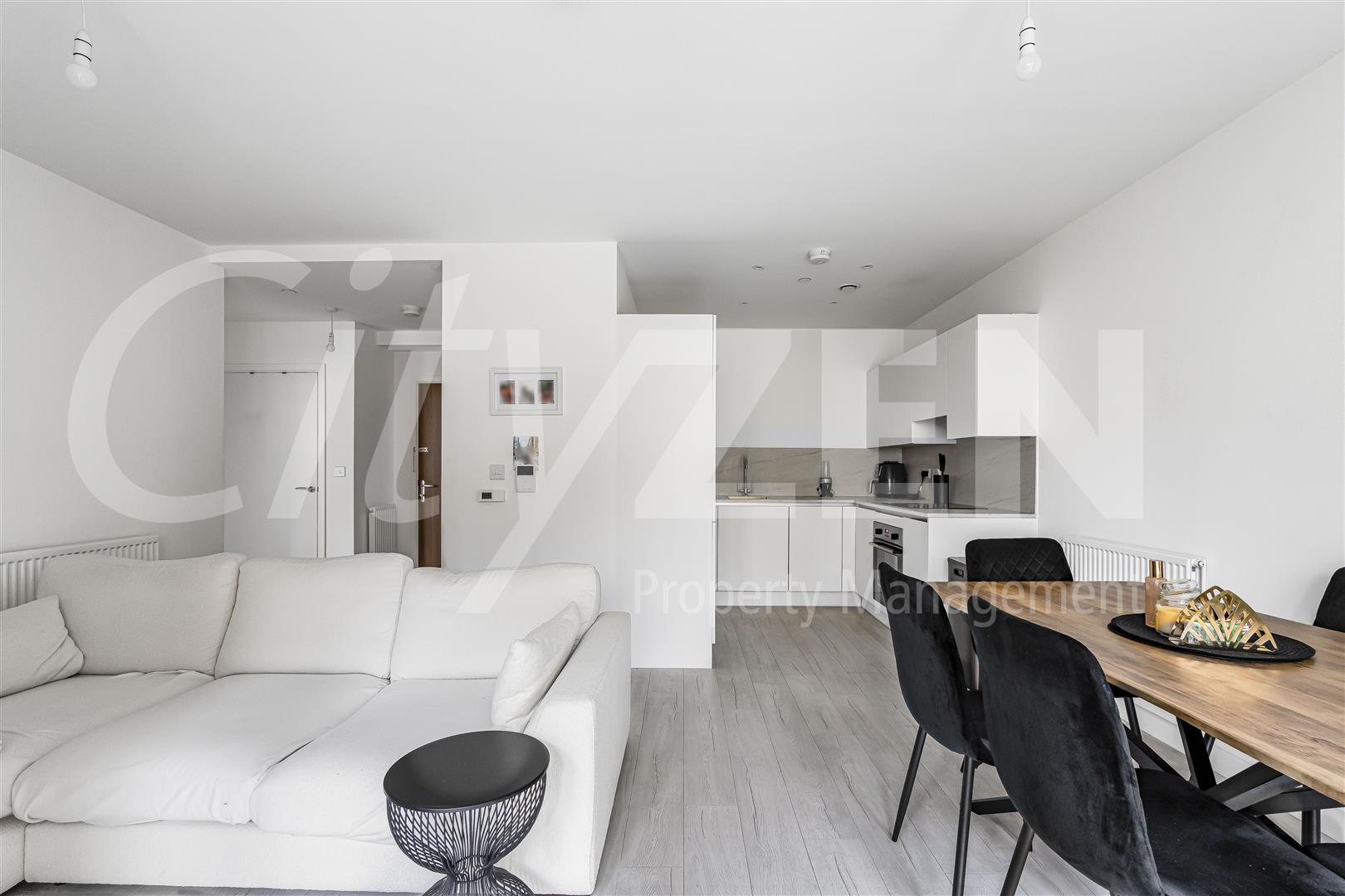 Flat Tyrrel Way in Greater London