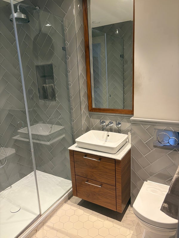 Room Ferncroft Avenue in Greater London