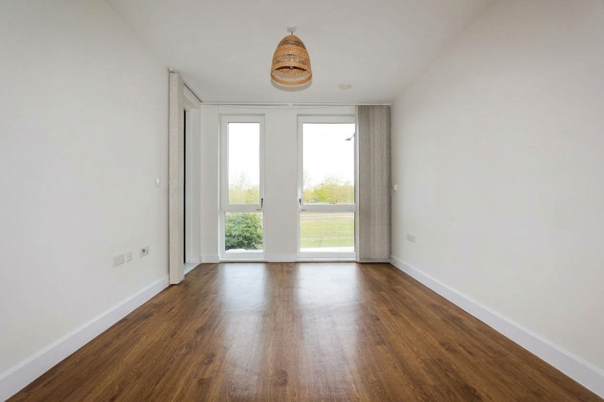 Flat Queen's Drive in Greater London