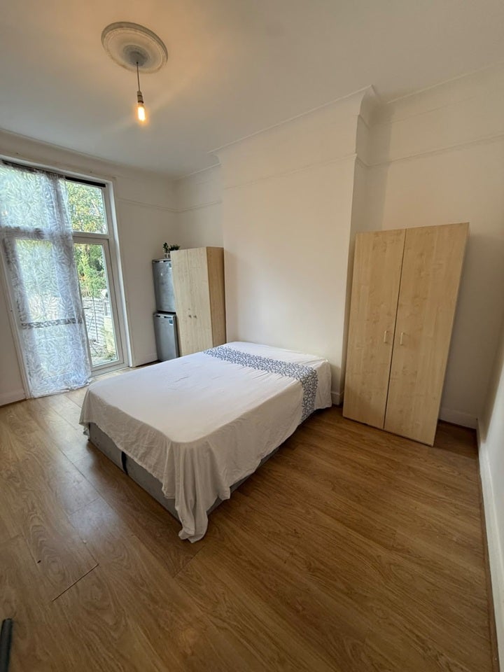 Room Verdant Lane in Greater London