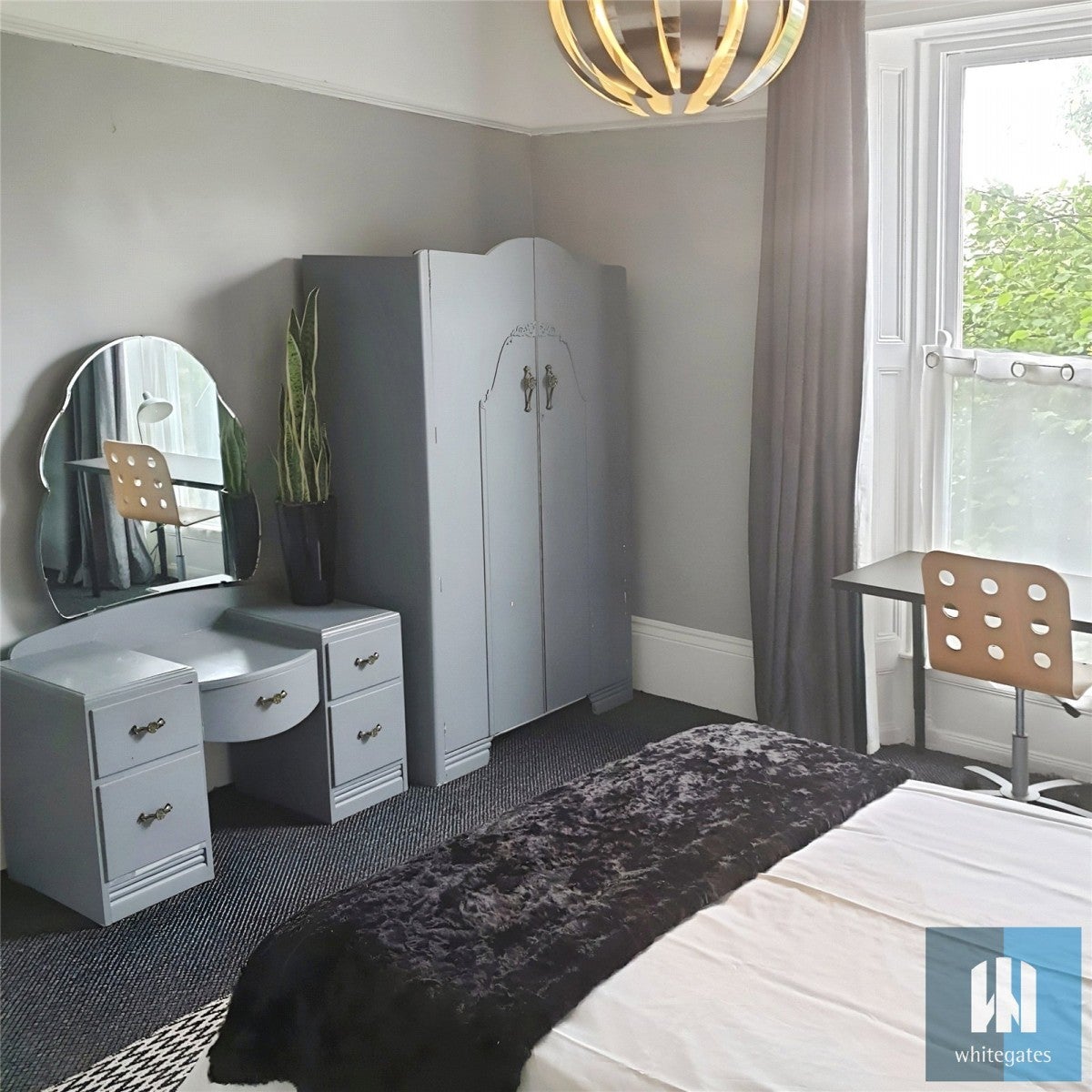 Room Fitzwilliam Street in Kirklees