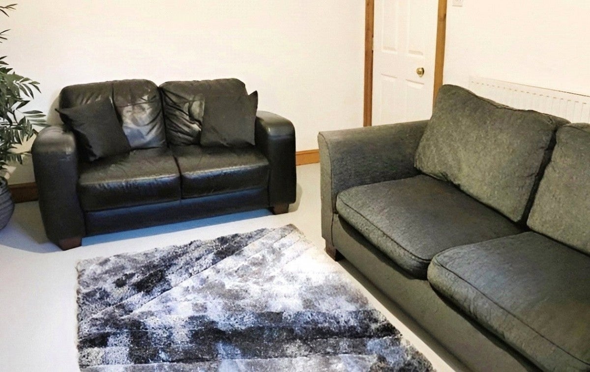 Room Fitzwilliam Street in Kirklees