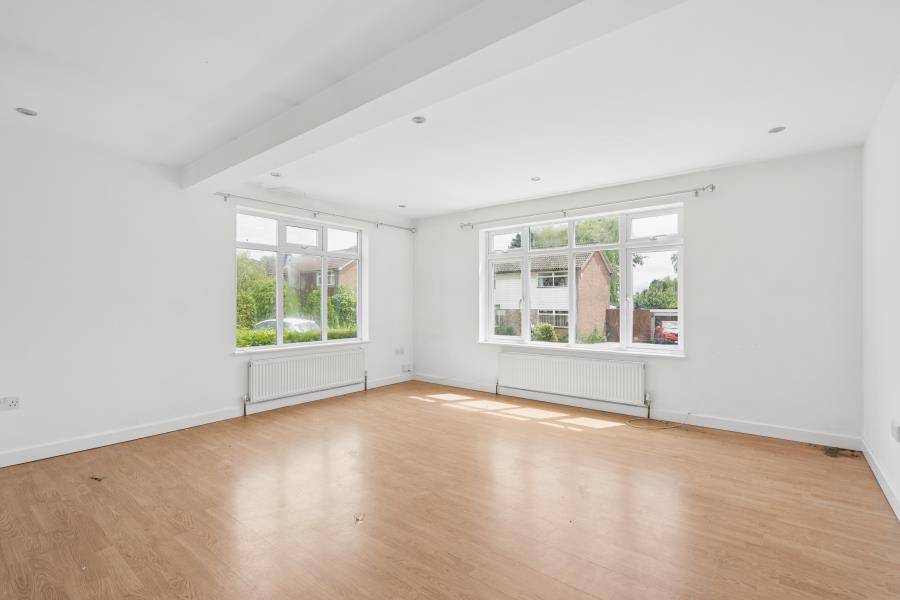 House Arnett Close in Three Rivers