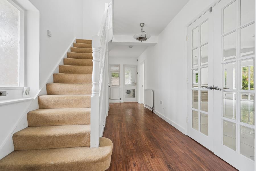 House Arnett Close in Three Rivers