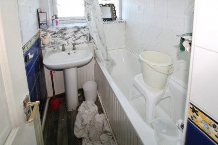 Flat Godstow Road in Greater London