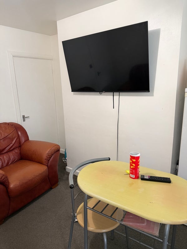 Room Grundy Road in North East Derbyshire