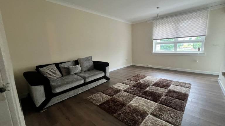 Flat Pollokshaws Road in Glasgow