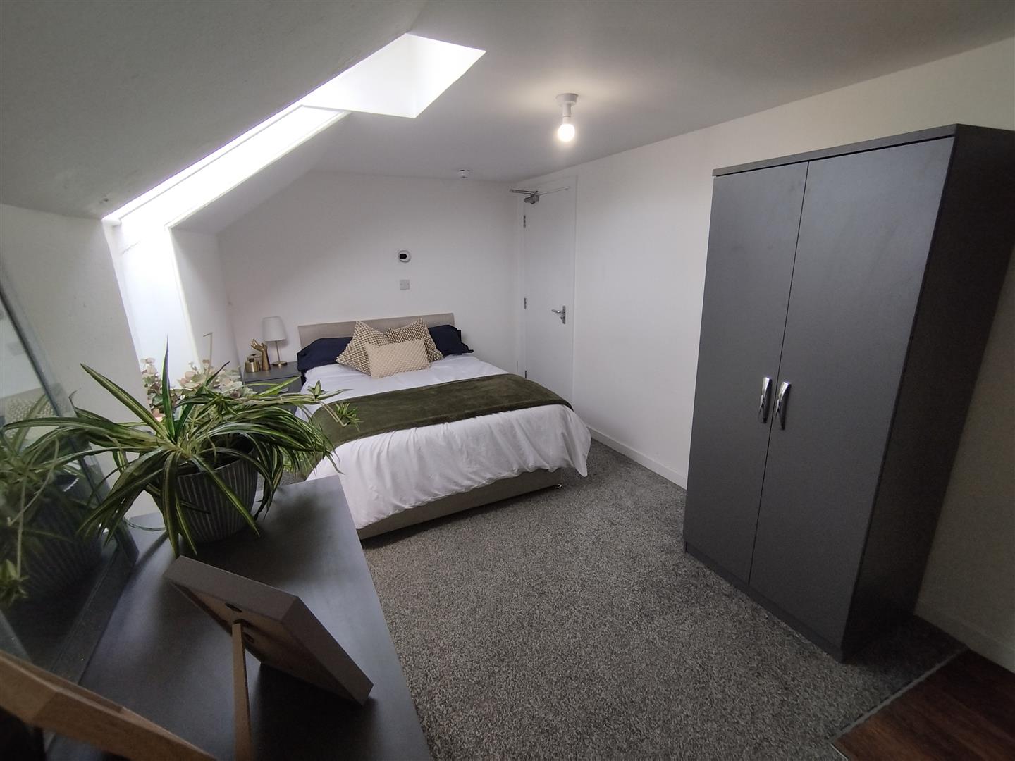 Room St John Street in Mansfield Woodhouse